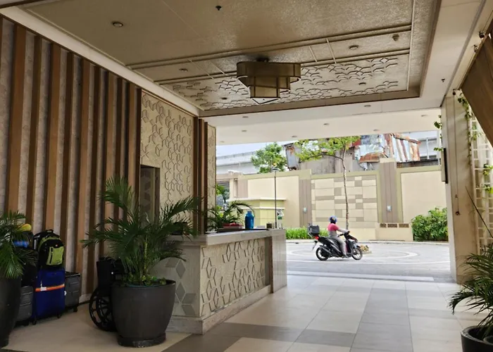 Spacious 1br 5min Walk To Ayalamall Clvlf At The Celandine * Manila