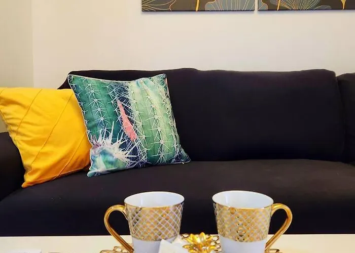 Spacious 1br 5min Walk To Ayalamall Clvlf At The Celandine Apartamento Manila
